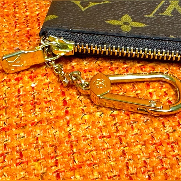 WOW POSHMARK - Authentic Louis Vuitton Monogram Canvas Wallet - Picture 12 of 16